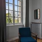 Bed & Breakfast Chateau Haute Roche 3*