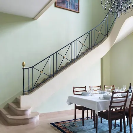 Chateau Haute Roche 3* Oudon