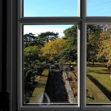 Chateau Haute Roche 3*