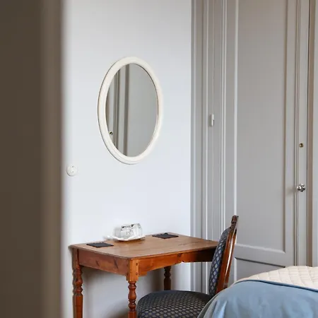 Chateau Haute Roche Bed & Breakfast