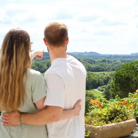 Chateau Haute Roche Bed & Breakfast