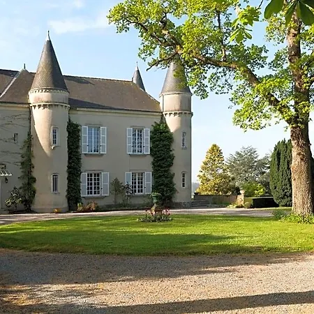 Bed & Breakfast Chateau Haute Roche 3*