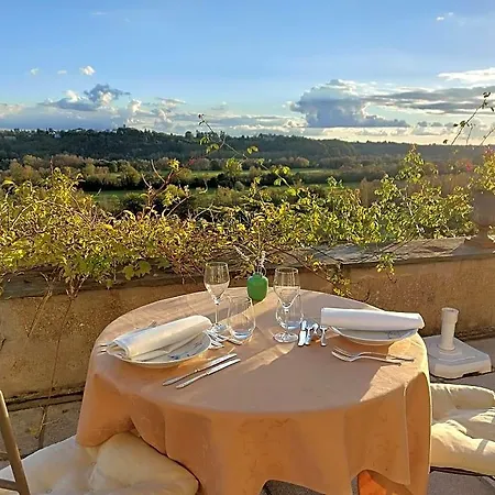 Chateau Haute Roche 3*
