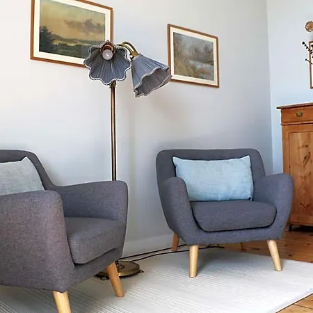 Chateau Haute Roche Bed & Breakfast