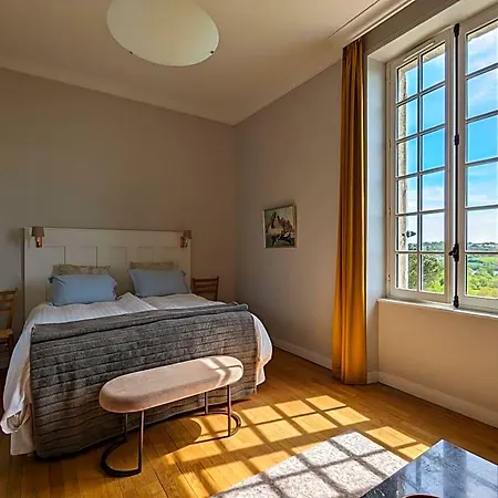 Chateau Haute Roche Bed & Breakfast 3*