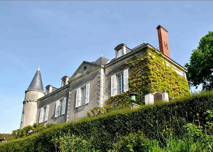 Couette-café Château Haute Roche