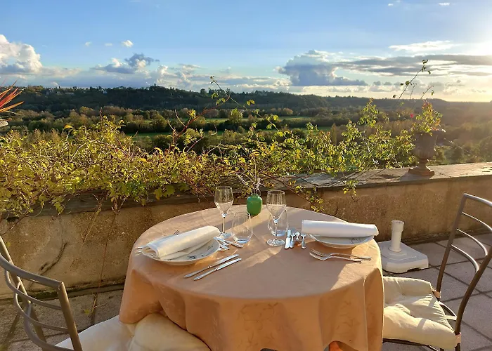 Bed & Breakfast Chateau Haute Roche 3*