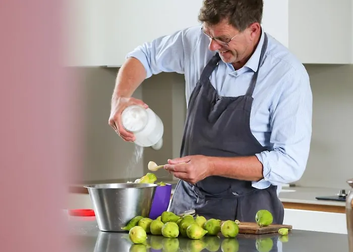 Chateau Haute Roche 3*