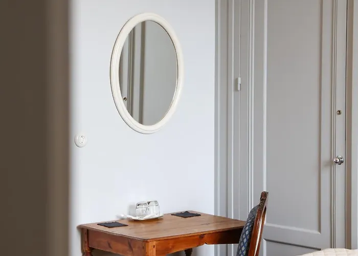 Chateau Haute Roche Bed & Breakfast