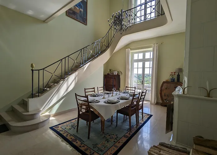 Chateau Haute Roche 3*